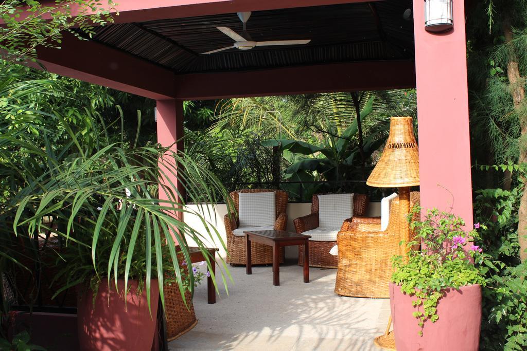 Hibiscus House Gambia Hotel Brufut Kültér fotó