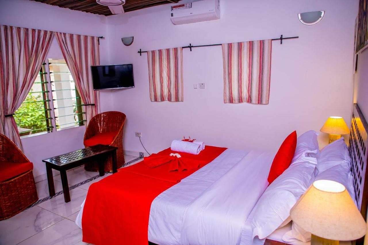 Hibiscus House Gambia Hotel Brufut Kültér fotó