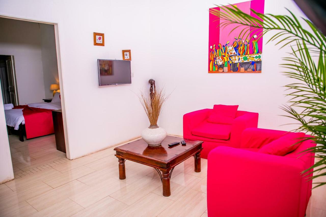 Hibiscus House Gambia Hotel Brufut Kültér fotó