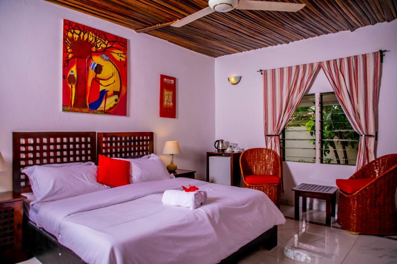 Hibiscus House Gambia Hotel Brufut Kültér fotó