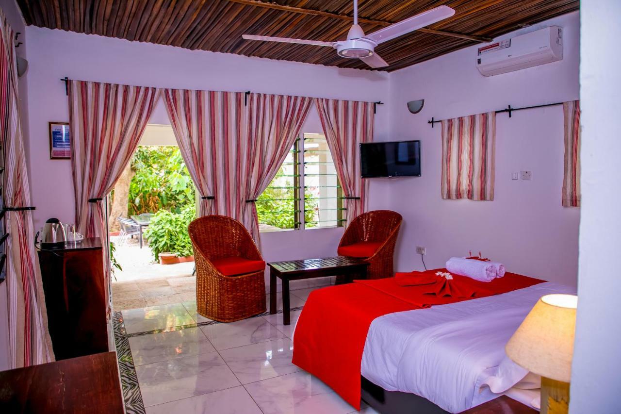 Hibiscus House Gambia Hotel Brufut Kültér fotó