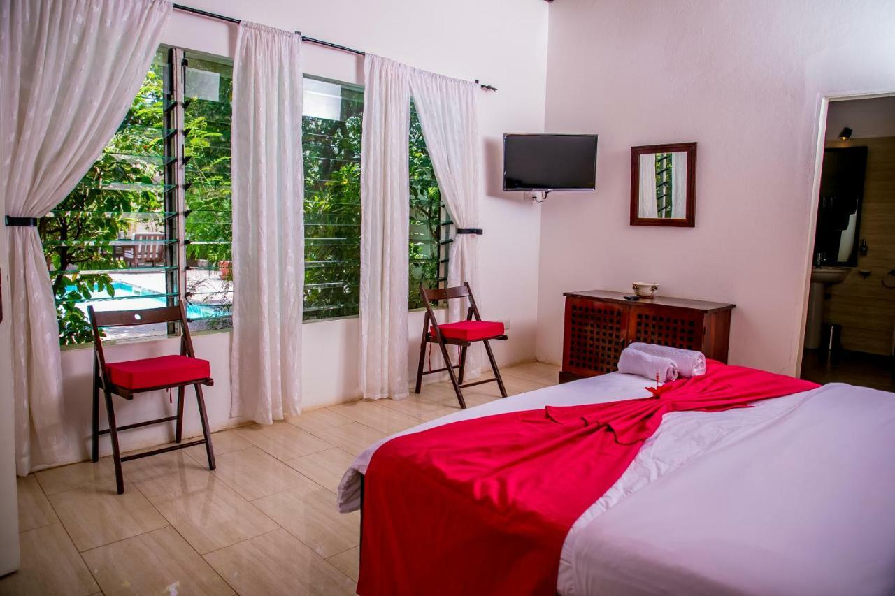 Hibiscus House Gambia Hotel Brufut Kültér fotó