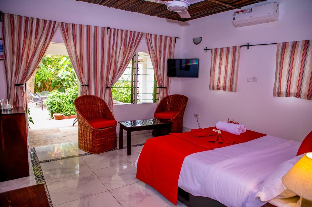 Hibiscus House Gambia Hotel Brufut Kültér fotó